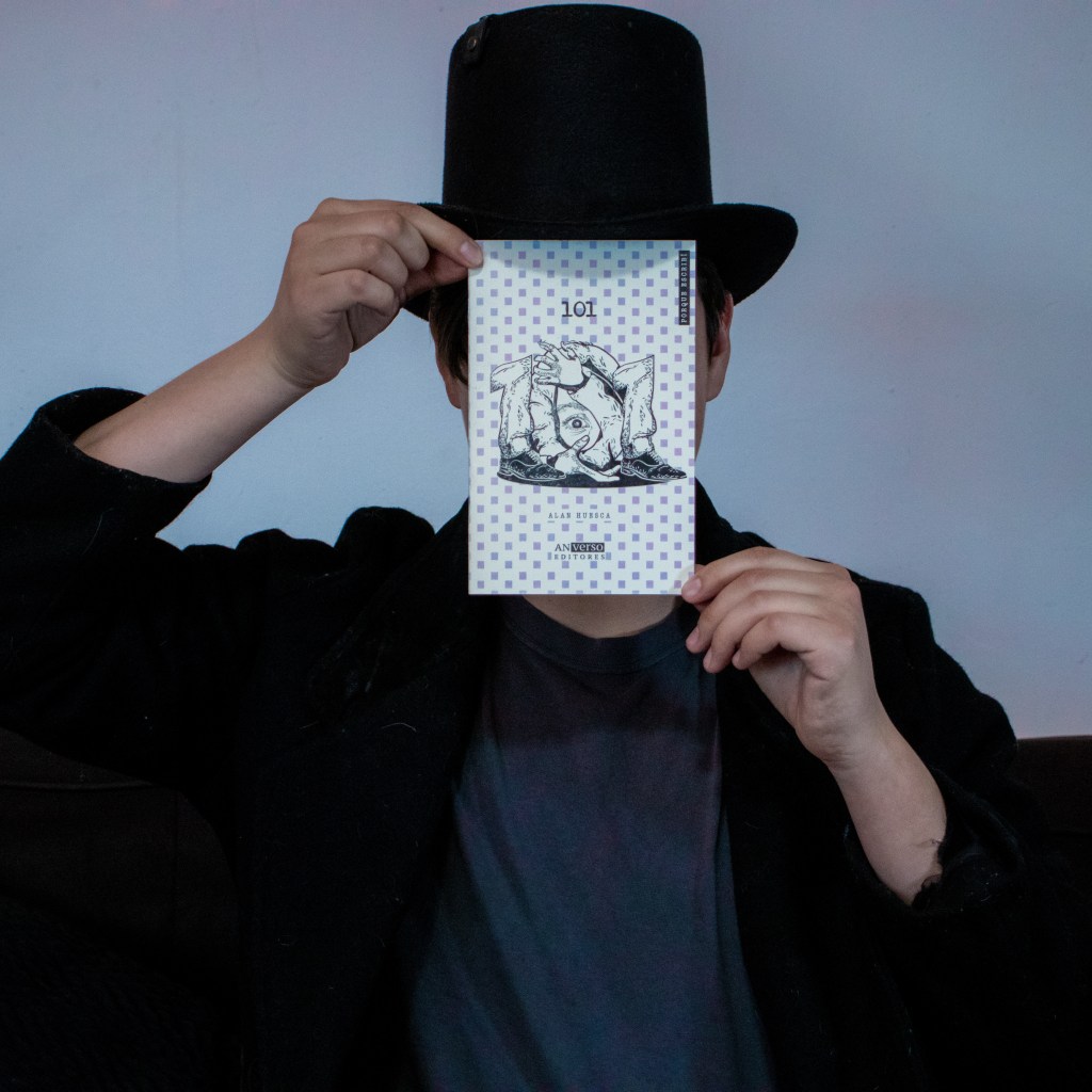 plaquette del autor alan huesca por anverso editores